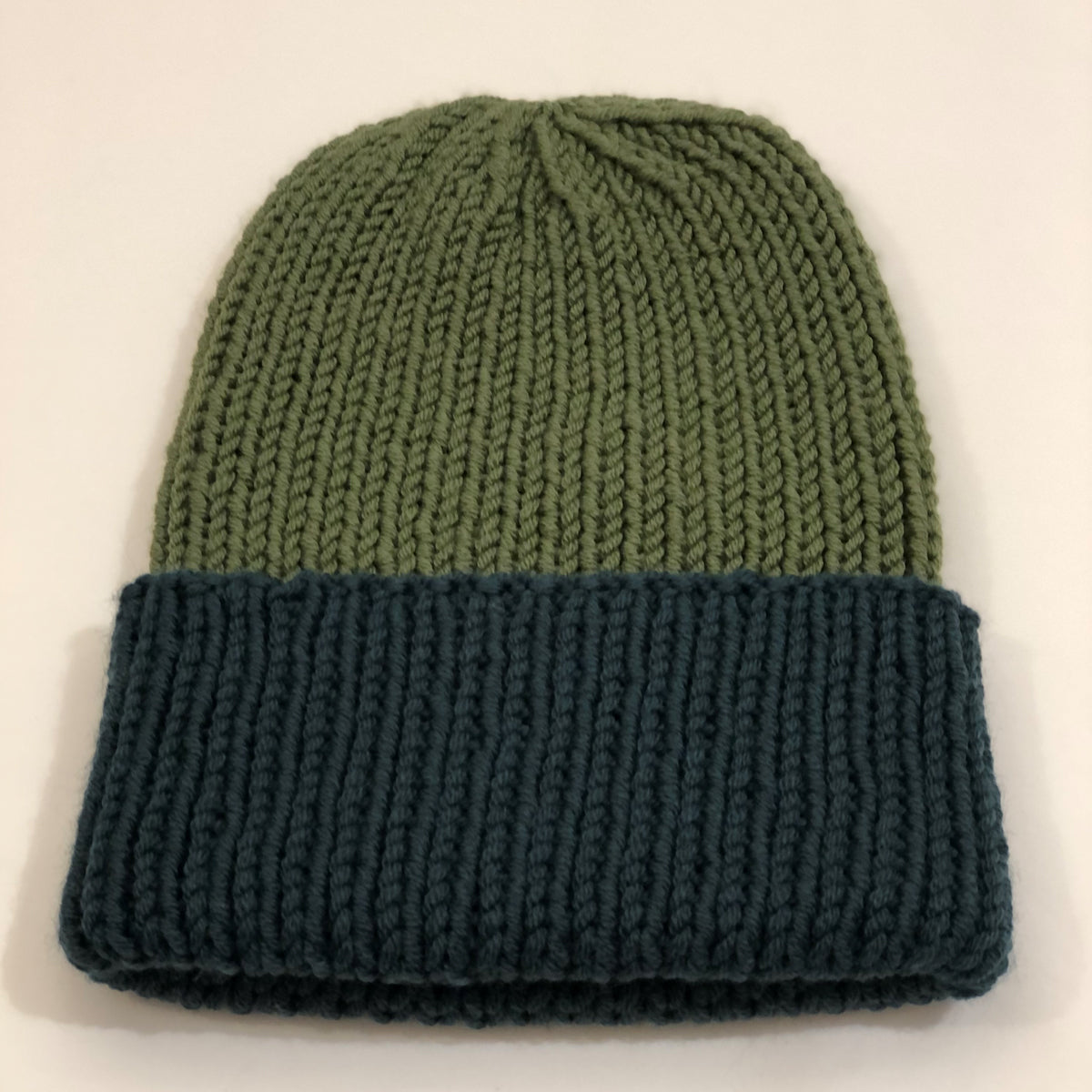 CASAROSA handgestrickte Mütze für Erwachsene one size erbsengrün flaschengrün