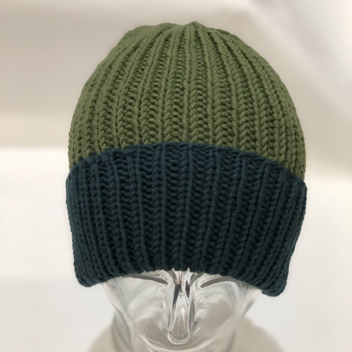 CASAROSA handgestrickte Mütze für Erwachsene one size erbsengrün flaschengrün