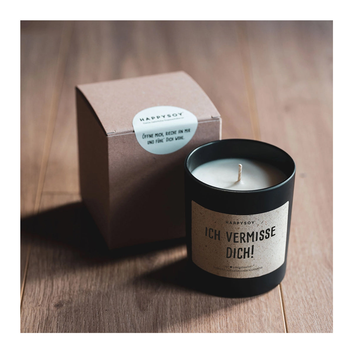 HAPPYSOY Duftkerze mit Spruch - Ich vermisse dich - und wundervollem Duft