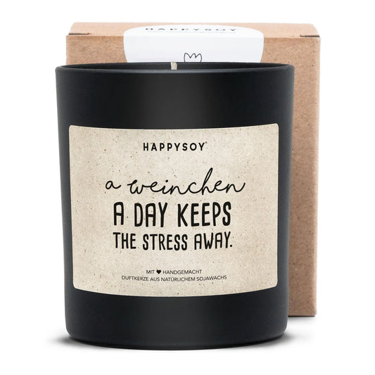 HAPPYSOY Duftkerze mit Spruch - a Weinchen a day keeps the stress away - und wundervollem Duft