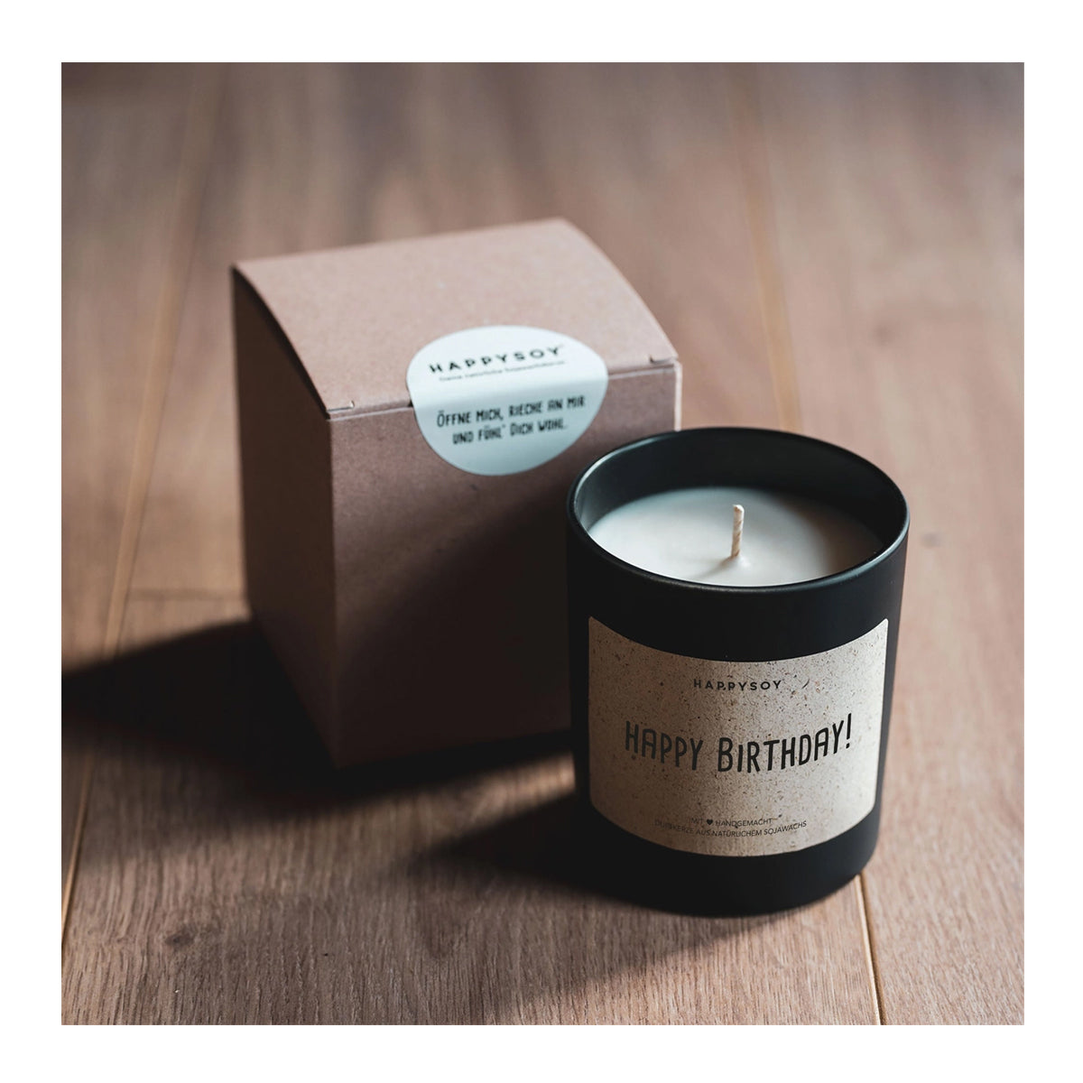 HAPPYSOY Duftkerze mit Spruch - Happy Birthday - und wundervollem Duft